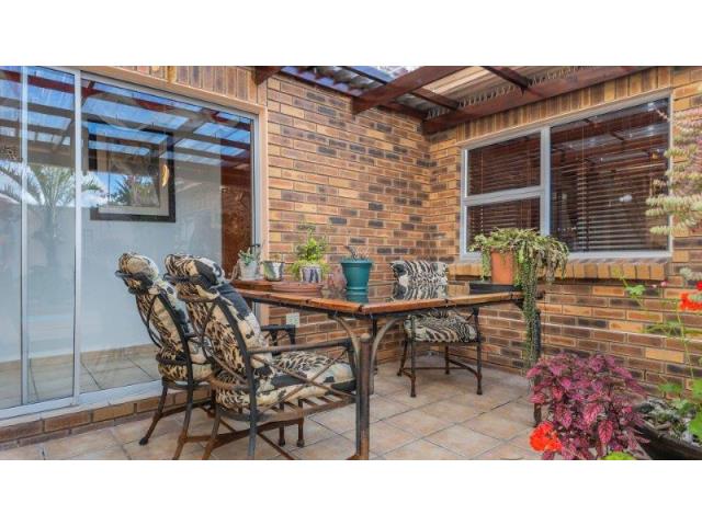 5 Bedroom Property for Sale in Stilbaai Wes Western Cape